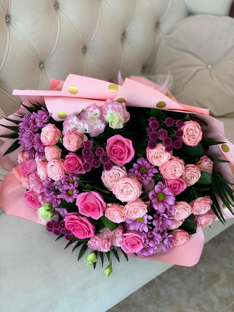 Букет цветов из: Хризантемы, Розы и Лизиантусы в Коротояке