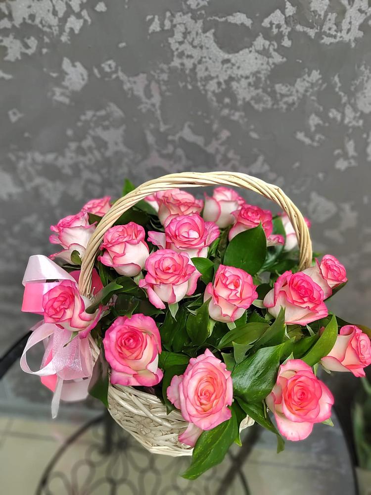 Цветочная композиция из Розы в корзине в Коротояке