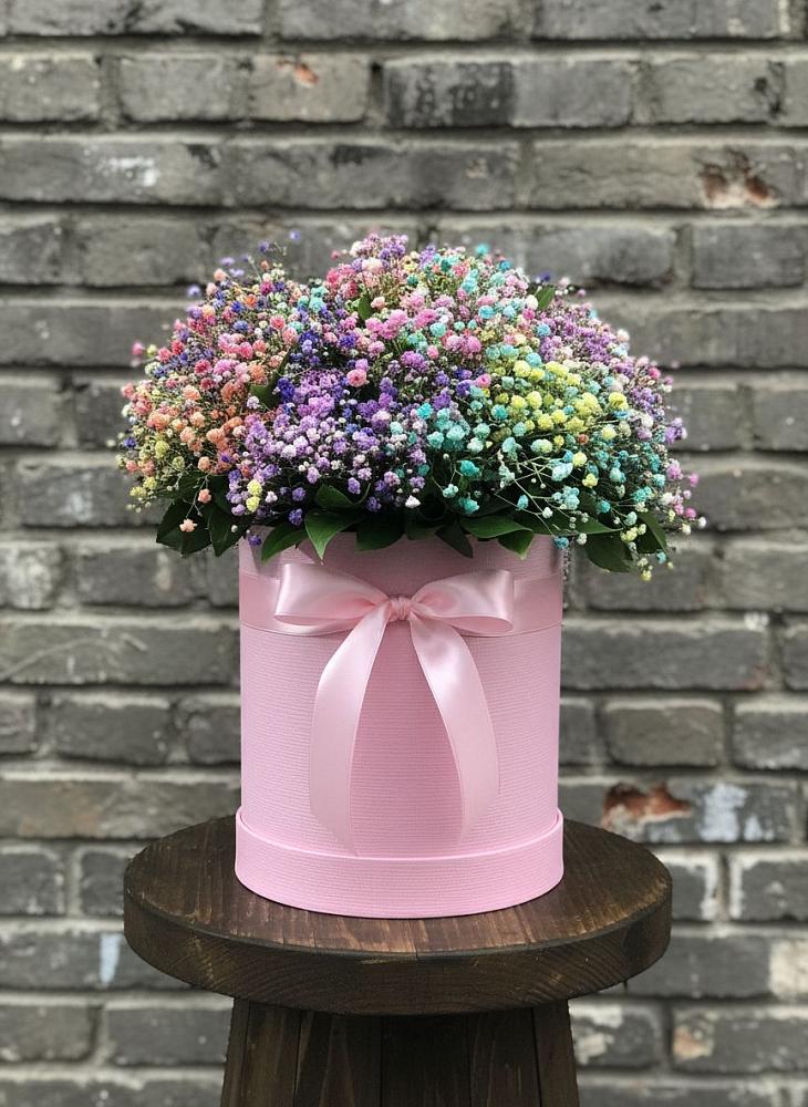 Цветочная композиция из Гипсофила и Розы в шляпной коробке в Коротояке