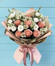 Букет цветов из:  Розы, Альстромерии и Лизиантусы в Коротояке