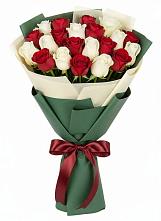 Букет Микс из красных и белых роз в Коротояке