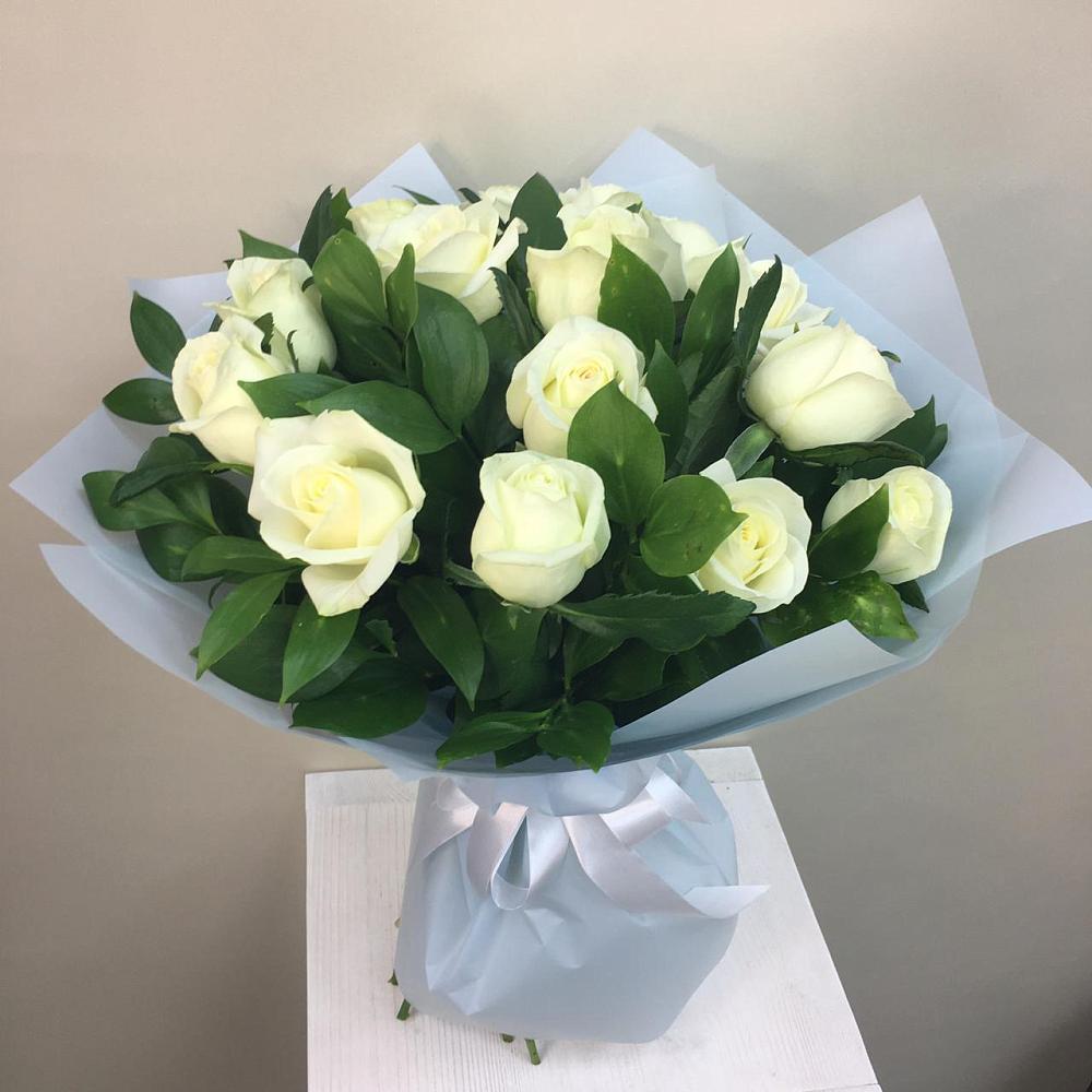 Букет 15 Белых роз Проуд в Коротояке