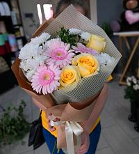 Букет цветов из:  Герберы, Розы и Хризантемы в Коротояке
