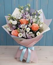 Букет цветов из:  Лизиантусы, Розы, Альстромерии и Гипсофила в Коротояке