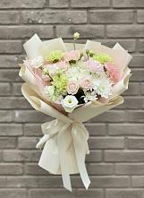 Букет цветов из:  Гвоздики, Розы, Лизиантусы и Хризантемы #REPLACE_PRED# Коротояке