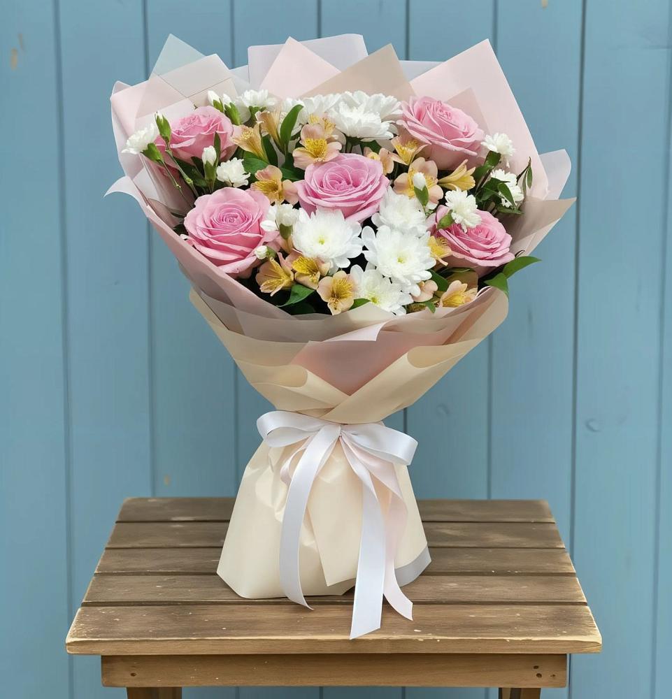 Букет цветов из: Гвоздики, Орхидеи и Розы в Коротояке