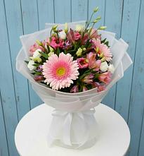Букет цветов из:  Герберы, Альстромерии и Лизиантусы в Коротояке