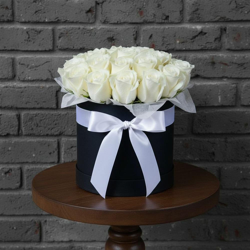 Цветочная композиция из Розы в шляпной коробке в Коротояке