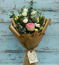 Букет цветов из:  Розы и Лизиантусы в Коротояке