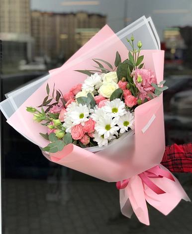 Букет цветов из: Розы, Лизиантусы и Хризантемы в Коротояке